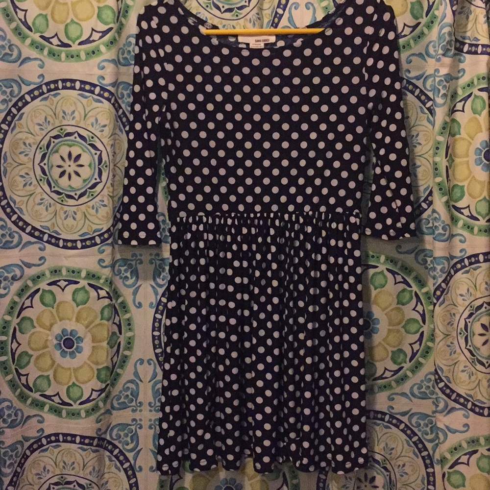 Beautiful classic navy and white polka dot dress!